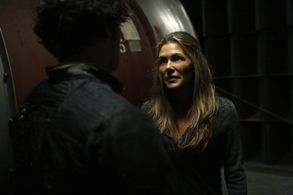 Paige Turco and Bob Morley in The 100 (2014)