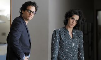 Mariana Lima and Wagner Moura in Father's Chair (2012)