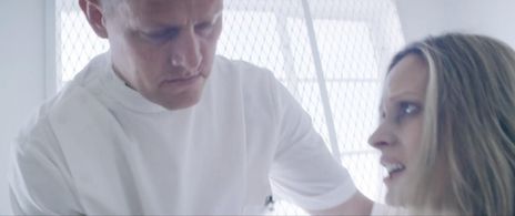 Still of Trevor Snarr and Vinessa Shaw in Clinical (2017)