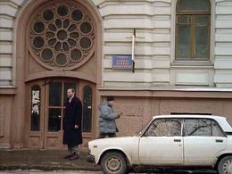 Regimantas Adomaitis in Muzhchina dlya molodoy zhenshchiny (1996)