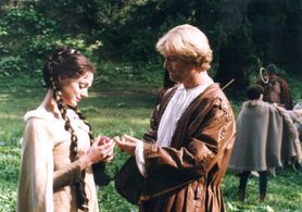 Klára Issová and Maros Kramár in Královský slib (2001)