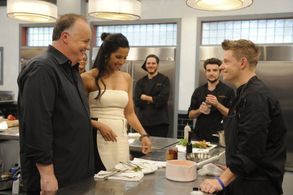 Padma Lakshmi, Marcel Vigneron, Richard Blais, Spike Mendelsohn, and Tony Mantuano in Top Chef: Advantage Chef (2010)