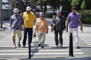 William Shatner, Henry Winkler, Terry Bradshaw, George Foreman, and Jeff Dye in Better Late Than Never (2016)