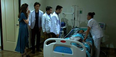 Marvin Agustin, Carmina Villaroel, Rafa Siguion-Reyna, Kyline Alcantara, and Bibo Bayona in Kambal, karibal (2017)