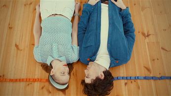 Augustine Dunn and Anna Kaderávková in The Silver Spoons: Brain Issues (2020)