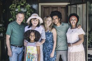 Hana Laslo, Gadi Yagil, Yossi Vasa, Meskie Shibru, and Meyrav Feldman in Nevsu (2017)