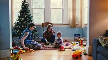 Anna Kendrick and Lena Dunham in Happy Christmas (2014)