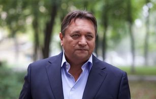 Aleksandr Klyukvin in Izmeny (2015)