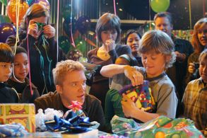 Anthony Michael Hall, Nicole de Boer, and Spencer Achtymichuk in The Dead Zone (2002)