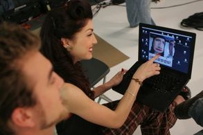 Stevie Ryan and Rhett McLaughlin in Online Nation (2007)