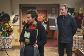 Tim Allen, Jonathan Taylor Thomas, and Flynn Morrison in Last Man Standing (2011)
