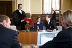 Annika Kuhl, Michael Roll, Matthias Schloo, Claudine Wilde, and Felix Vörtler in SOKO: Der Prozess (2013)