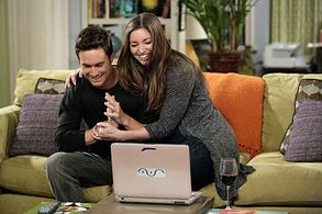 Oliver Hudson and Bianca Kajlich in Rules of Engagement (2007)