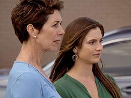 Merridy Eastman and Zoe Cramond in Packed to the Rafters (2008)