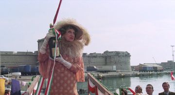 Nietta Zocchi in Fantozzi 2 (1976)