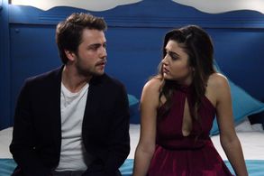 Tolga Saritas and Hande Erçel in Günesin Kizlari (2015)
