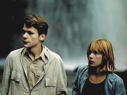 Vera Glagoleva and Nikita Mikhaylovsky in Zontik dlya novobrachnykh (1986)