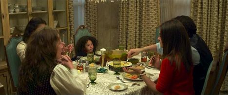 Still of Lilly Taylor, Zoe Saldana, Mirabelle Lee, Clive Owen and Mila Kunis in Blood Ties.