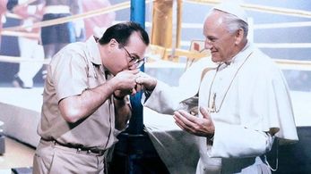 Kevin Dunn and Eugene Greytak in Hot Shots! (1991)