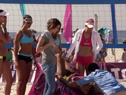 Mark Feuerstein, Kat Foster, Tanya White, and Justine Lupe in Royal Pains (2009)