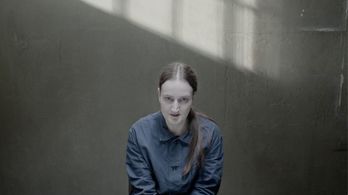 Freya Kreutzkam in Lucindas Pandora