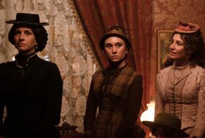 Emma Malouff portrays Mary Abel Dutton (Center),alongside Dawn Olivieri as Claire Dutton (Left),and Faith Hill as Marg