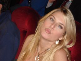 Elise Muller in Baghead (2008)