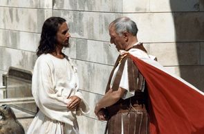 Nikolay Burlyaev and Mikhail Ulyanov in Master i Margarita (2006)