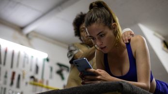 Victoria Guerra and João Nunes Monteiro in Sonhar com Leões (2024)