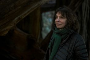 Susanne Bier in Bird Box (2018)