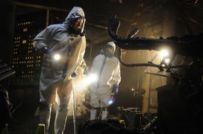 Dean Norris and Steven Michael Quezada in Breaking Bad (2008)