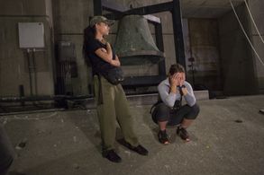 Jen Hudak and Jessica Graf in The Amazing Race (2001)