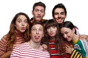 Nelly Tagar, Adam Shnal, Lee Biran, Eliana Tidhar, Liana Ayoun, and Omer Hazan in Forever (2018)