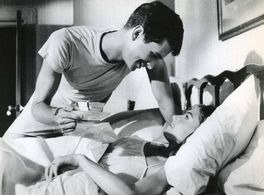 Anthony Perkins and Donna Anderson in On the Beach (1959)