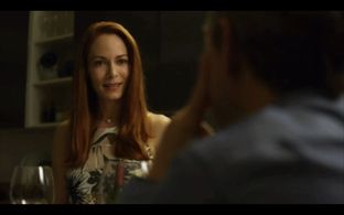 Stephanie Drapeau and Martin Freeman in StartUp (2016)