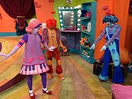 Lisa Lennox, Chad McNamara, and Jonny Wexler in The Doodlebops (2004)