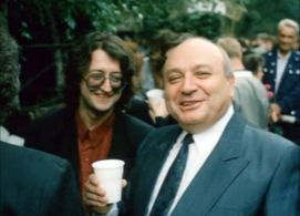 Aleksandr Gradskiy and Mikhail Zhvanetsky in Geniy (1991)