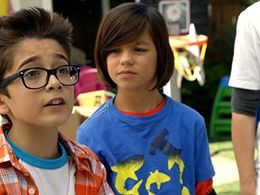 Nicolas Bechtel and Malachi Barton in Stuck in the Middle (2016)