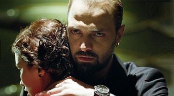 Özlem Davran and Ertan Saban in Valley of the Wolves: Ambush (2007)