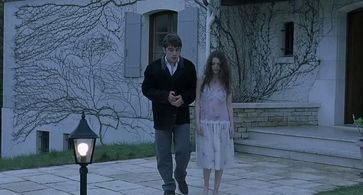 Libero De Rienzo and Roxane Mesquida in Fat Girl (2001)