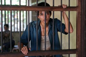 Samrit Machielsen in Tsunami: The Aftermath (2006)