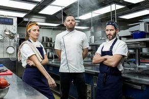 Guri Alfi, Yael Elkana, and Gal Toren in The Chef (2020)