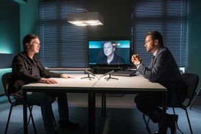 Uwe Bohm and Michael Rotschopf in Leipzig Homicide (2001)