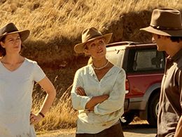 Bridie Carter, Lisa Chappell, and Peter Stefanou in McLeod's Daughters (2001)