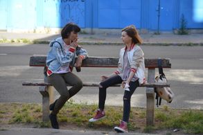 Laura Döbrösi and Franciska Farkas in Aranyélet (2015)