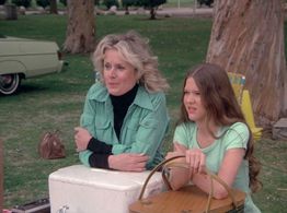 Diana Hyland and Connie Needham in Eight Is Enough (1977)