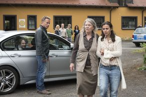 Marco Girnth, Christoph Jacobi, Naomi Krauss, Melanie Marschke, Julia Richter, Cordula Trantow, Peter Trabner, and Anton