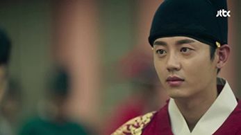 Ji-Hoon Lee in Mirror of the Witch (2016)