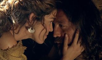 Juana Acosta and Hovik Keuchkerian in Hispania, la leyenda (2010)
