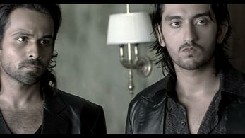 Emraan Hashmi and Shaad Randhawa in Awarapan (2007)
